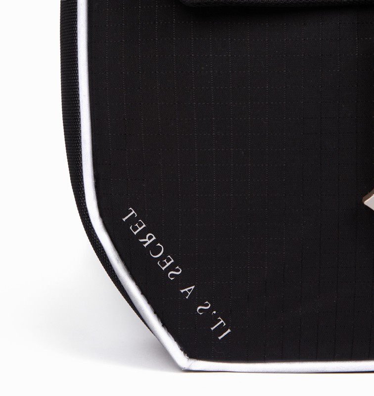 Trapstar Cobra T Bag 黒 | TS-64766