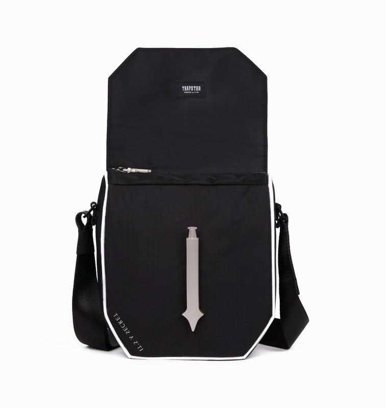 Trapstar Cobra T Bag 黒 | TS-64766