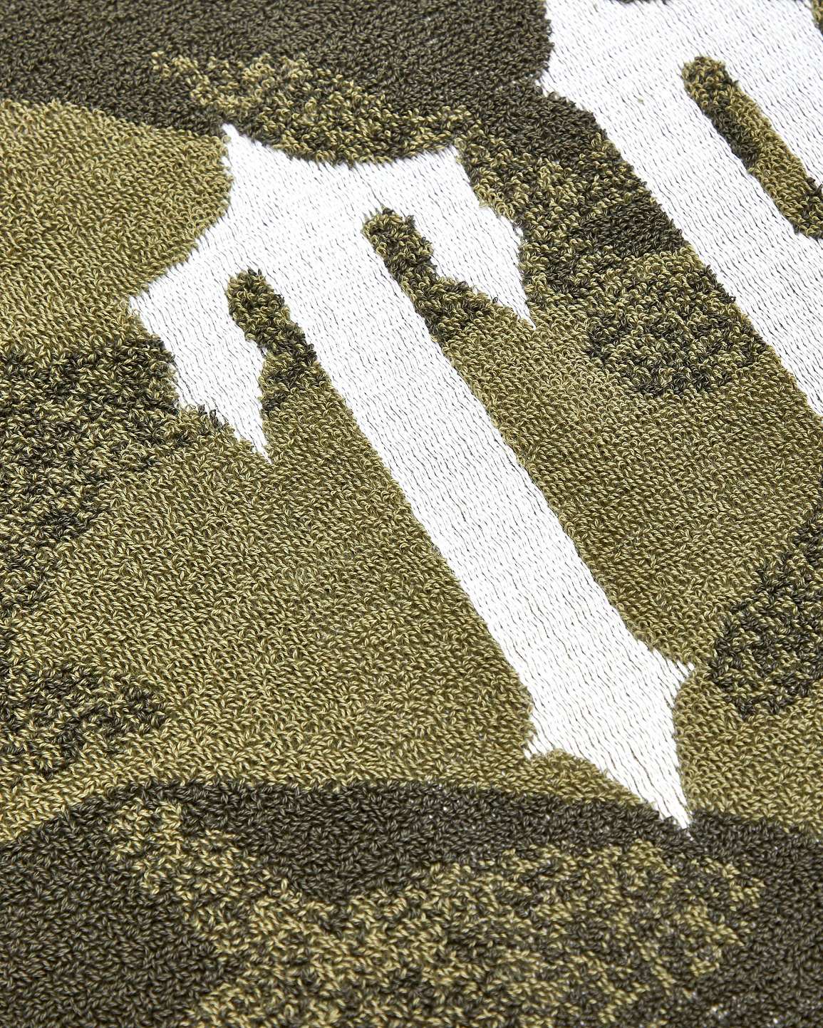 Trapstar Irongate Beach Towel カーキ 迷彩 | TS-65205