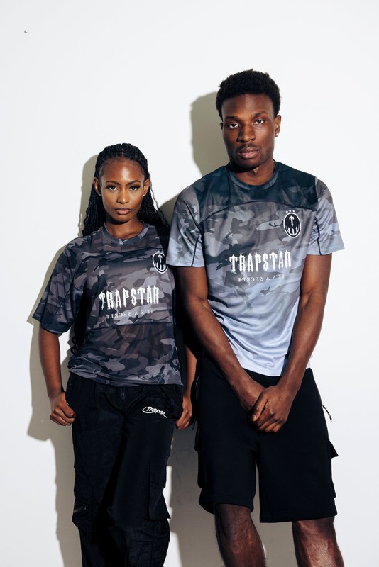 Trapstar Irongate Mesh Football 黒 迷彩 | TS-64807