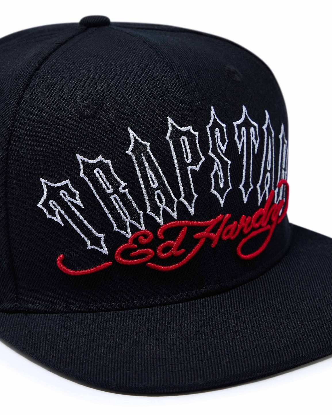 Trapstar x Ed Hardy Snapback 黒 | TS-65198